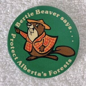5/$35 Vintage Green Brown Bertie Beaver Pin Back Button